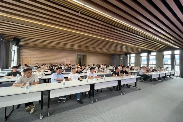 強化公司稅務、法務建設 增強風險防控能力 —浙江中立建設有限公司開展稅務和法務培訓會